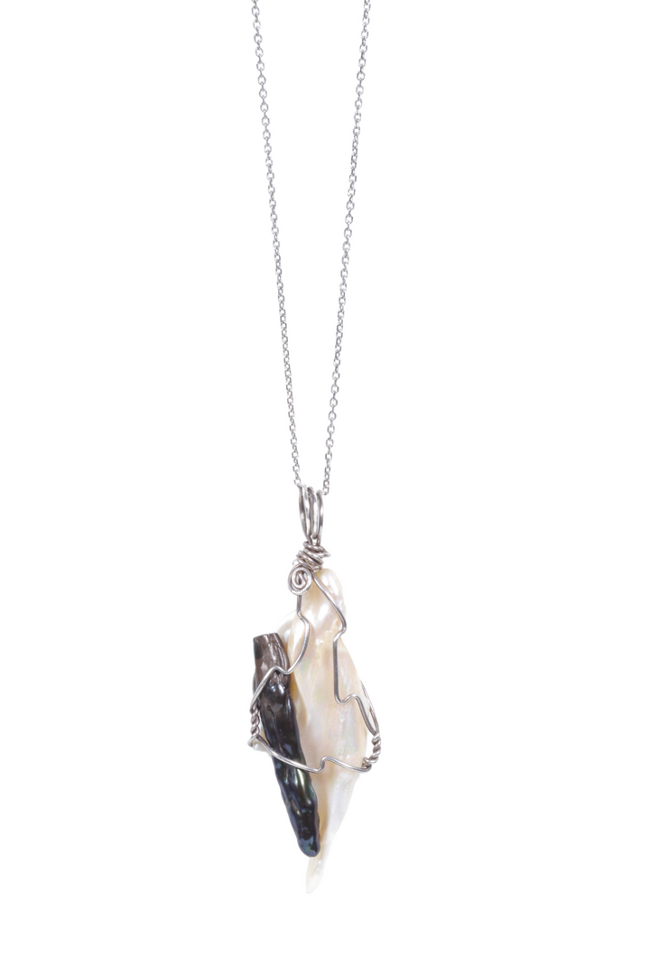 White and Black Natural Pearl necklace